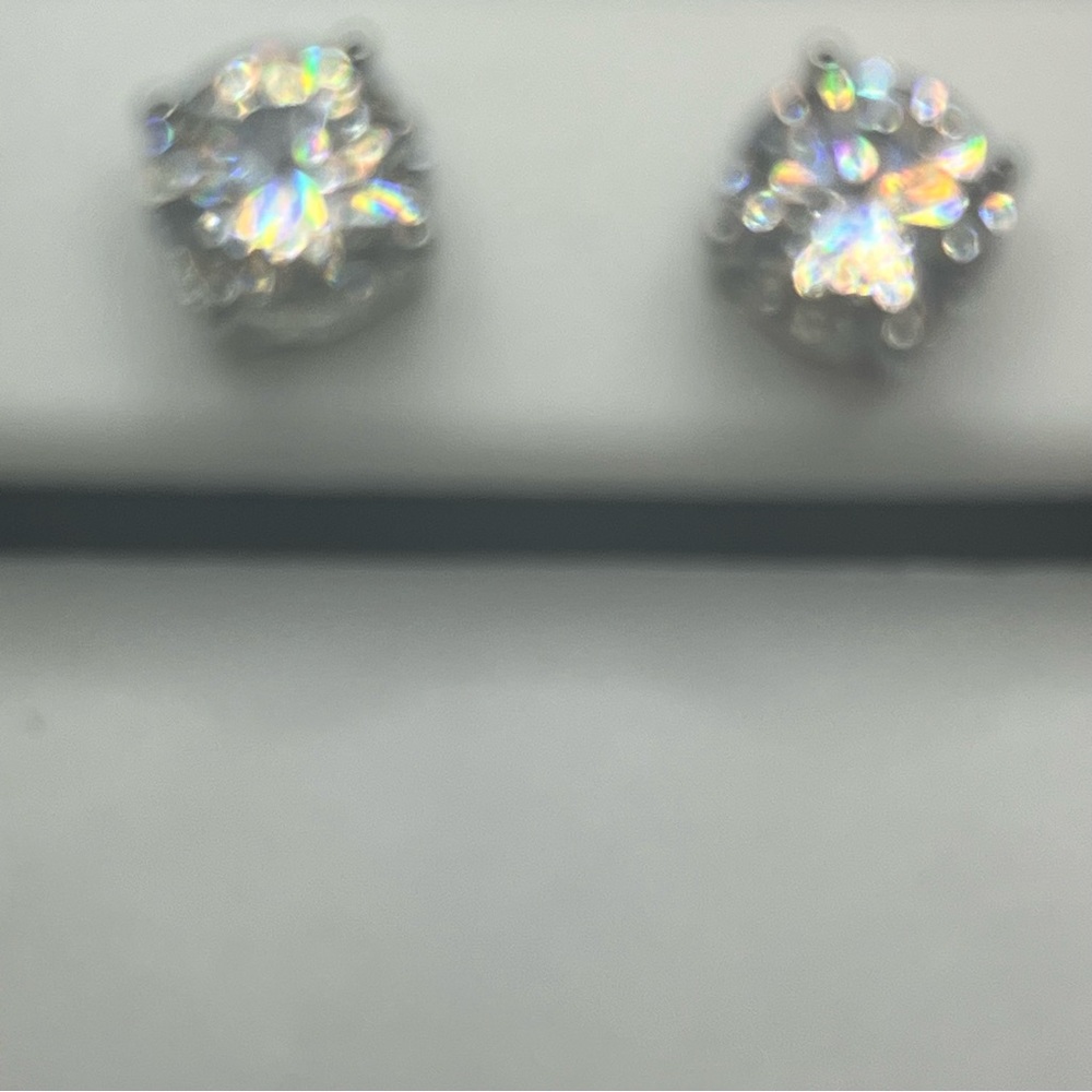 2.40 CTW Moissanite Stud Earrings Sterling Silver Diamond Look - Picture 3 of 6